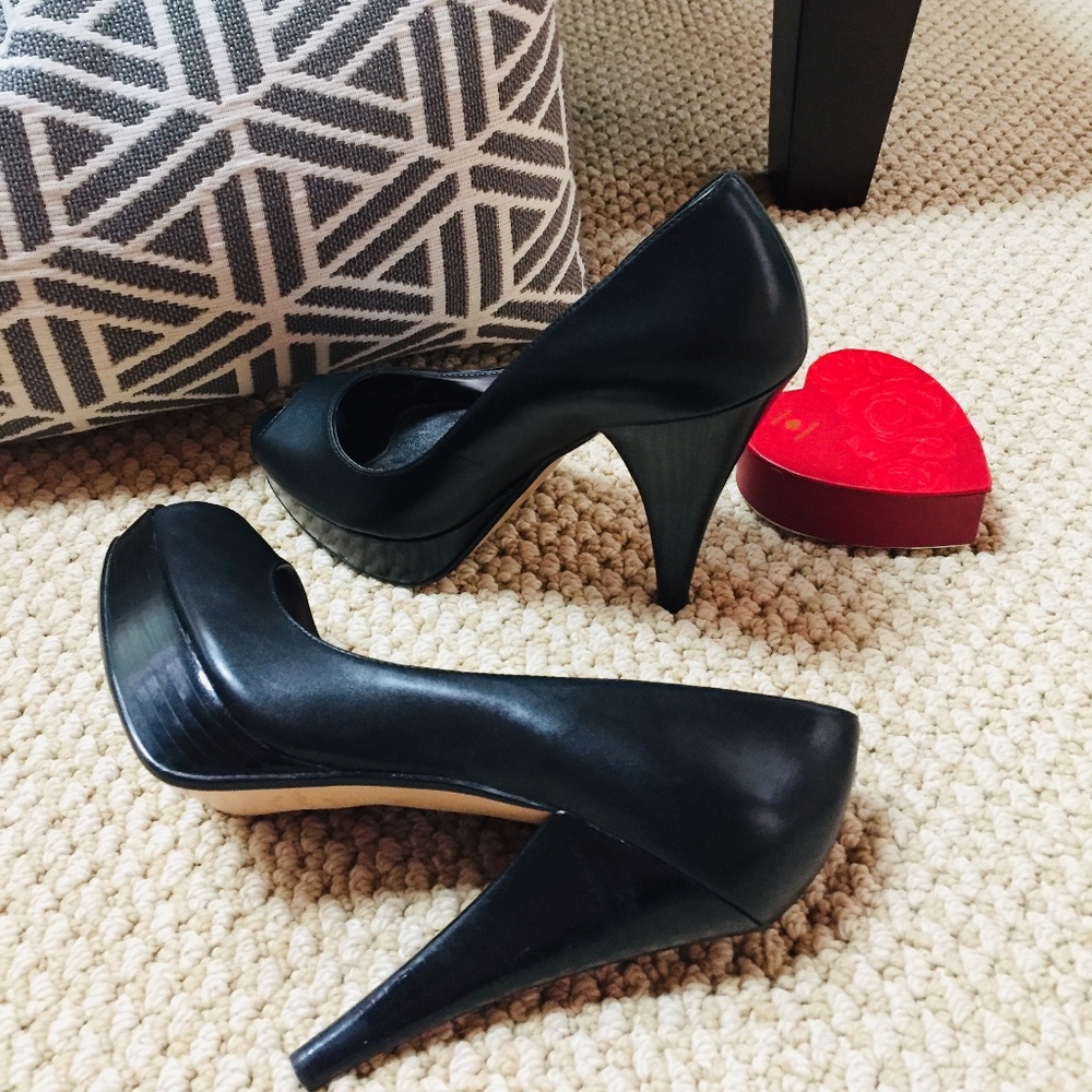 Via Spiga Black Leather Platform Pumps 8M